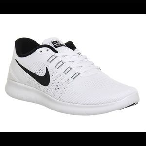 Nike Free Runs Womens Size 8.5